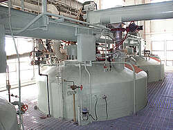 The photo shows the grain cooker of the American Early Times distillery.